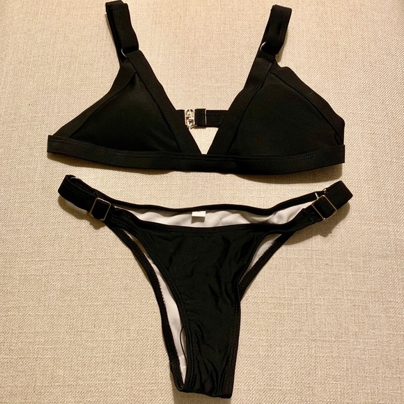 Bikini Set - Picture 1 of 3